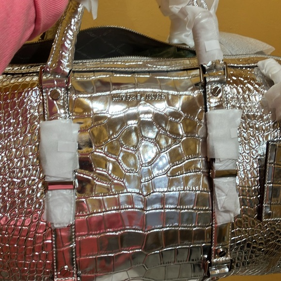 MICHAEL Michael Kors Bedford silver Argent embossed leather XL Weekender - Picture 12 of 13